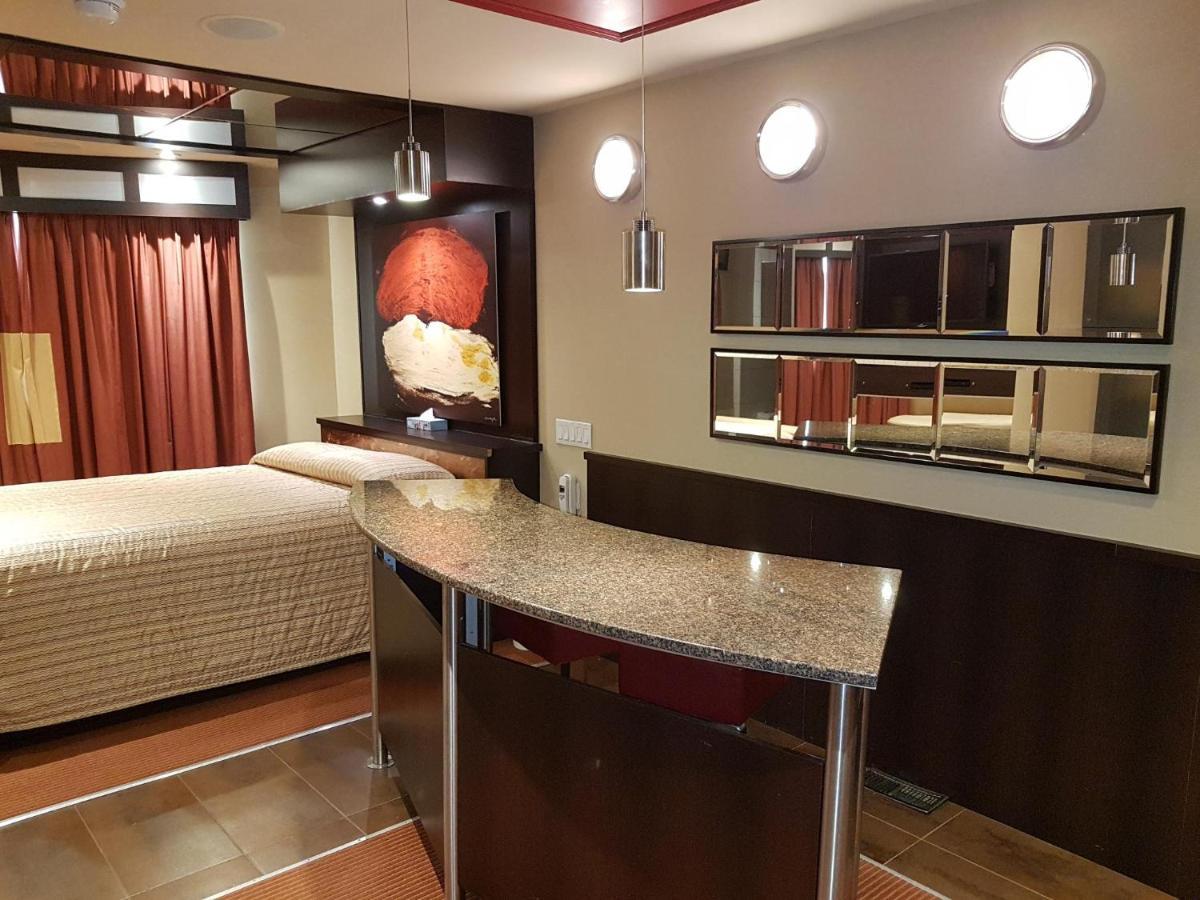 Le Chabrol Hotel & Suites Montréal Esterno foto