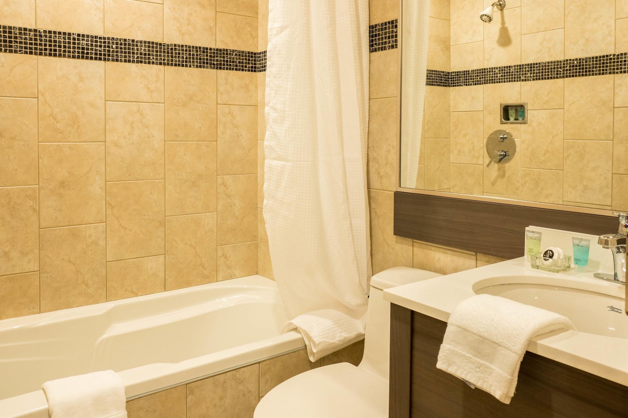 Le Chabrol Hotel & Suites Montréal Esterno foto