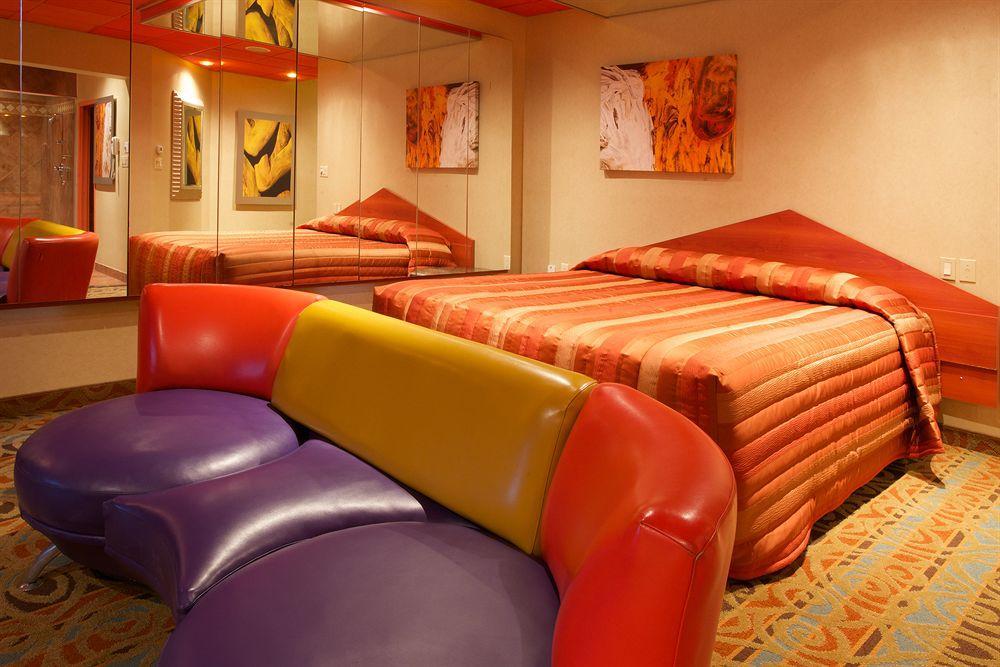 Le Chabrol Hotel & Suites Montréal Esterno foto